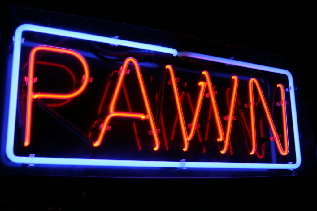 sell vs pawn